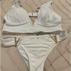 New wo tags plastic still on V bottoms Large top XL